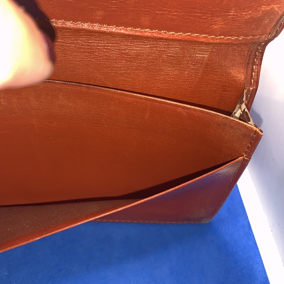 Louis Vuitton Brown Epi leather fold wallet - Picture 6 of 8